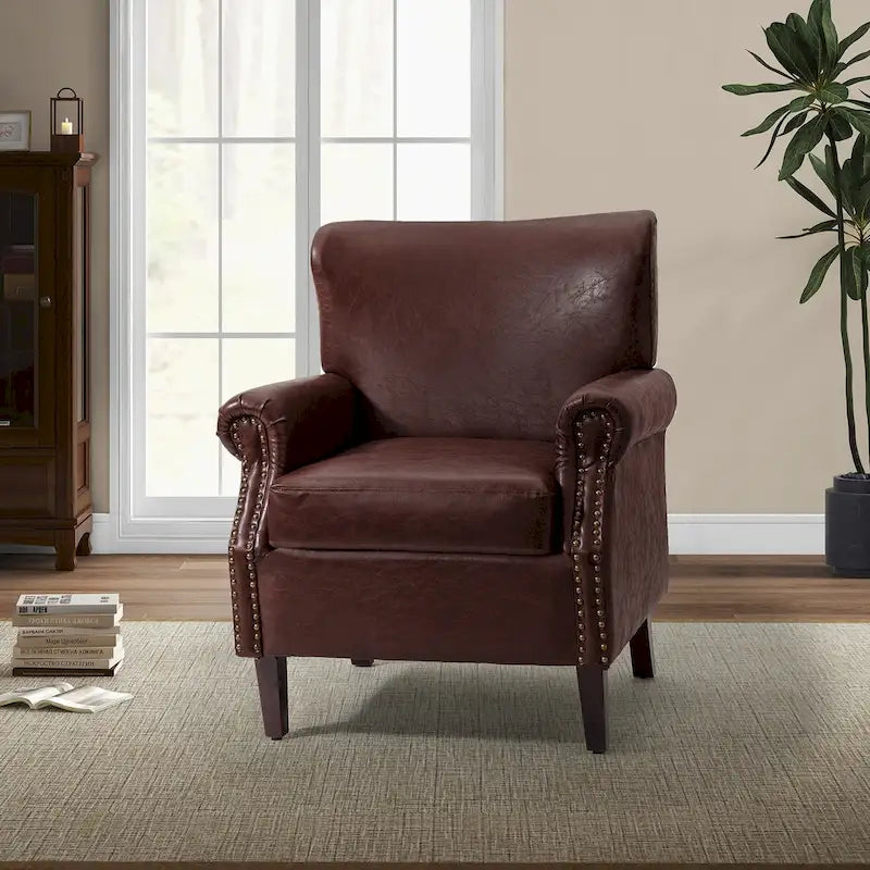 Fauteuil en cuir de transition Levi avec clous et accoudoirs arrondis